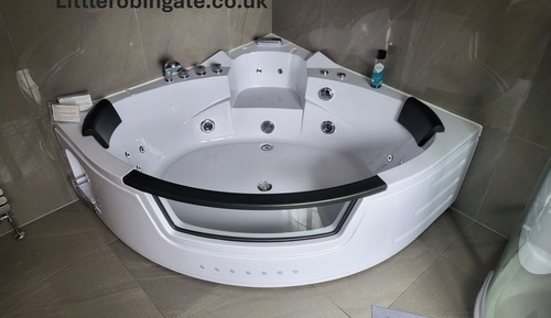 Double Room (King Ensuite Spa Room)