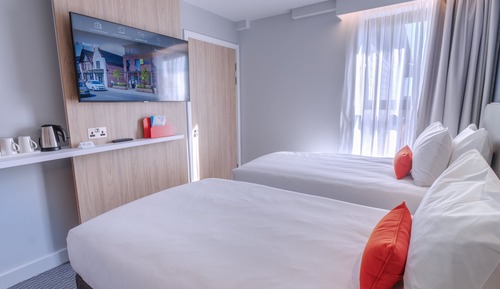 Standard Room, 2 Twin Beds, Accessible (with Free Hot Breakfast)