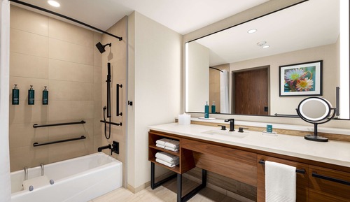 Room, 2 Queen Beds, Accessible, Bathtub (Hearing)