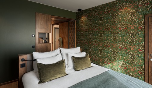 Signature Room (Cove)