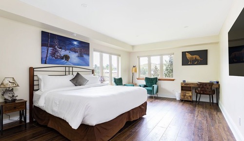 Signature Room