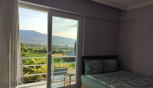 Classic Double Room, 1 Queen Bed, Lanai, Lake View