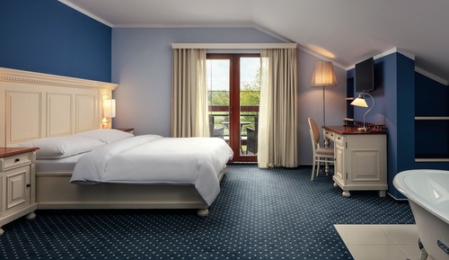Deluxe Double Room, Balcony, Golf View
