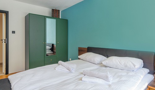 Apartment (4/7B)