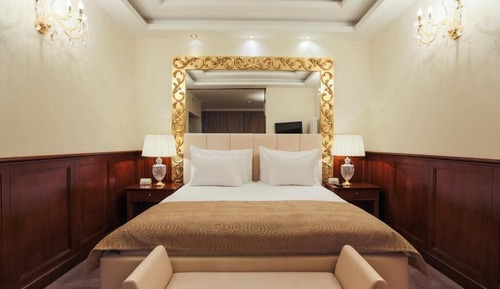 Luxury Suite