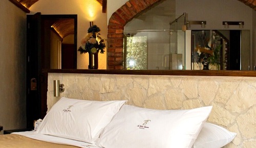 Design Studio Suite, 1 King Bed, Balcony, Resort View