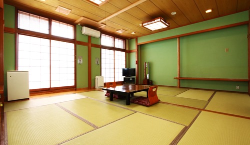 Traditional Room, Non Smoking, Shared Bathroom (1-7 pax, no shower/toilet, seaside)