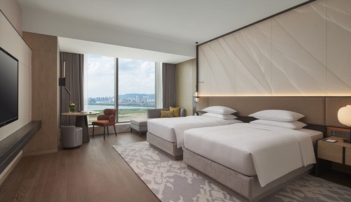 Room, Multiple Beds, Lake View