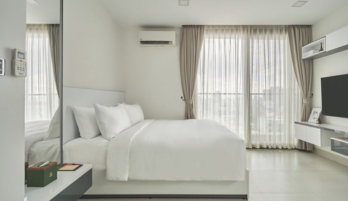 1-Bedroom Apartment City View