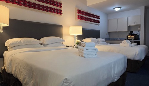Standard Room, 2 Queen Beds, Shower Grab Bars, Non Smoking