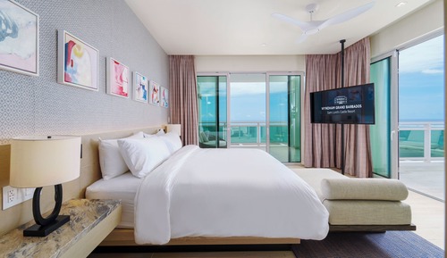 Suite, 1 King Bed, Balcony (Ember)