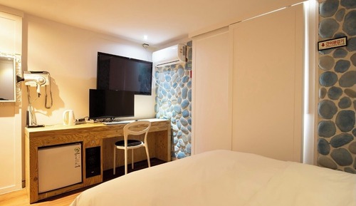 Annex B Building - Superior Room