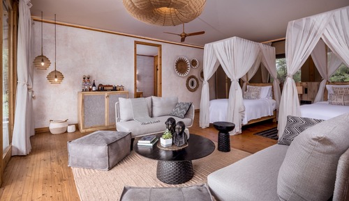 Deluxe Suite, 2 Queen Beds, Non Smoking, River View (Patio)