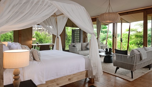 Deluxe Suite, 1 King Bed, Non Smoking, River View (Patio)