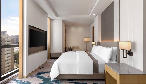 Club Room, 1 King Bed, Non Smoking, View