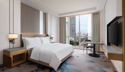 Deluxe Room, 1 King Bed, City View