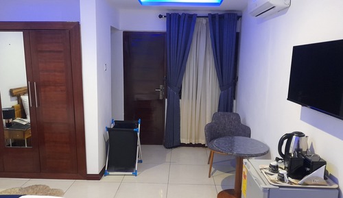 Standard Room, Smoking