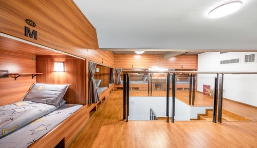 Comfort Shared Dormitory, Women only
