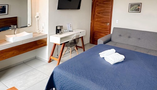 Standard Room, 1 Queen Bed with Sofa bed, Hill View