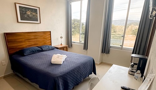 Standard Room, 1 Queen Bed, Hill View