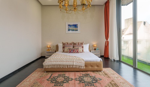 Villa (Seven)