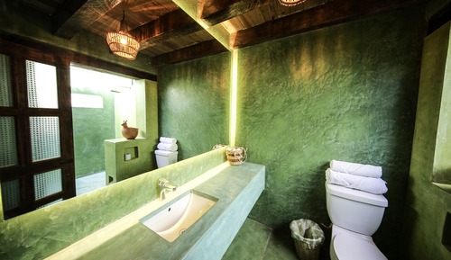 Deluxe Studio Suite