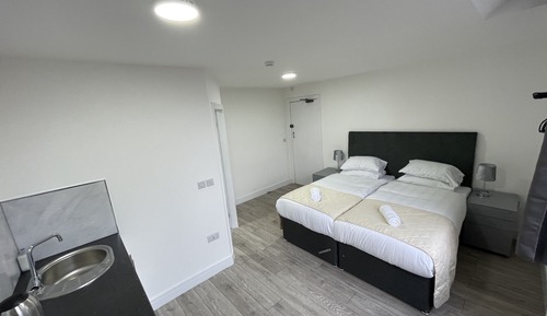 Twin Ensuite Room