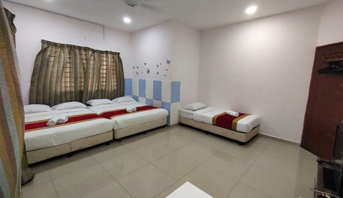 Family Room, Multiple Beds