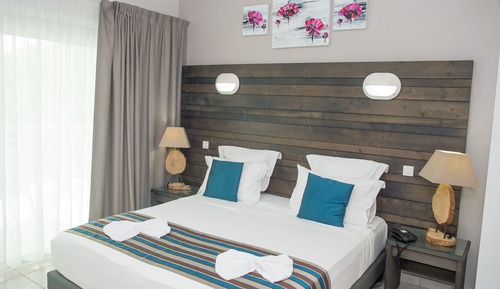 Classic Double Room, Partial Sea View