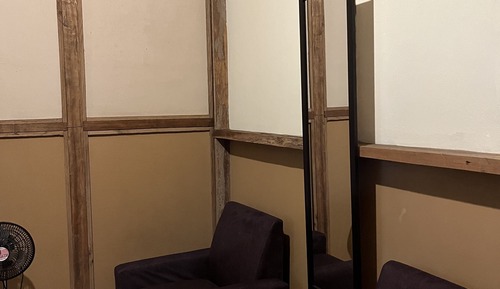 Basic Room, 2 Twin Beds, Shared Bathroom