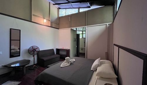 Basic Room, Ensuite