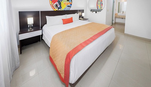 Standard Room, 1 King Bed