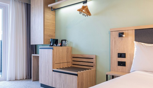 Standard Room, 1 King Bed