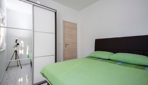 Apartment (One Bedroom Apartment with Terrace)