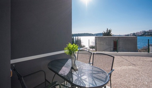 Apartment (Two Bedroom Apartment with Terrace)