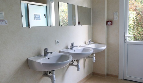 Shared Dormitory, Women only (Private 5 Beds)