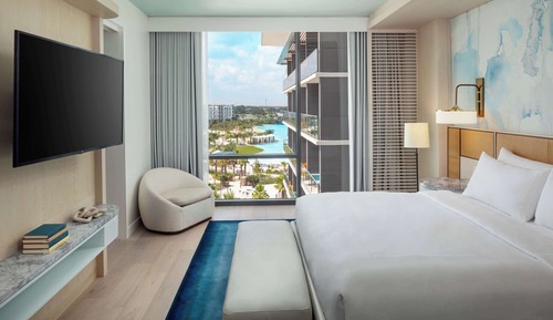 Suite, 1 Bedroom, Balcony, Pool View