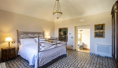 Premium Suite, 1 Queen Bed, Garden View, Executive Level