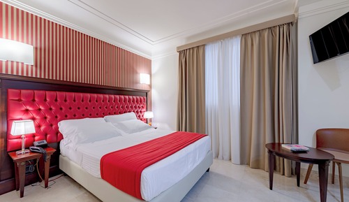 Standard Double Room, Roll-in Shower