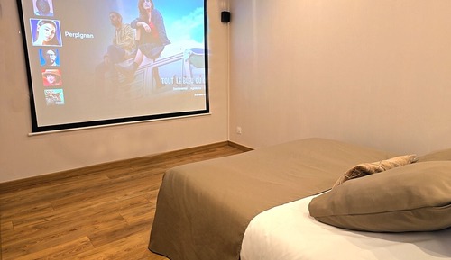 Panoramic Apartment, Ensuite, Park View (USAP Cinéma)