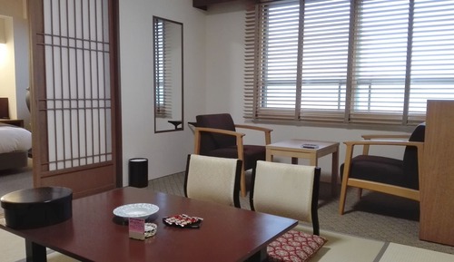 Japanese Western Non-Smoking (2-4 pax)