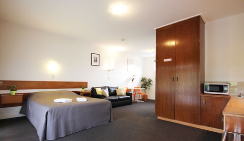 Queen Spa Room