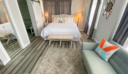 Luxury Room, 1 King Bed, Accessible