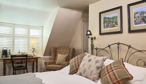 Classic Double Room, Ensuite (The Chestnut)