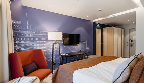 Standard Room, 1 King Bed