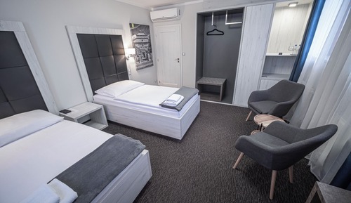 Deluxe Twin Room (TWIN)