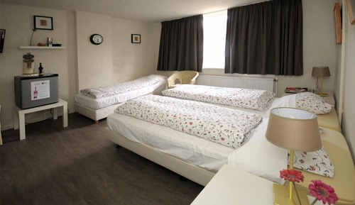 Standard Double Room, Shared Bathroom