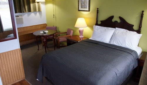 Standard Room, 1 Queen Bed, Non Smoking