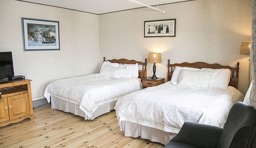 Two Double Beds