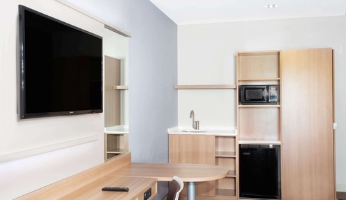 Studio Suite, 1 Queen Bed, Non Smoking